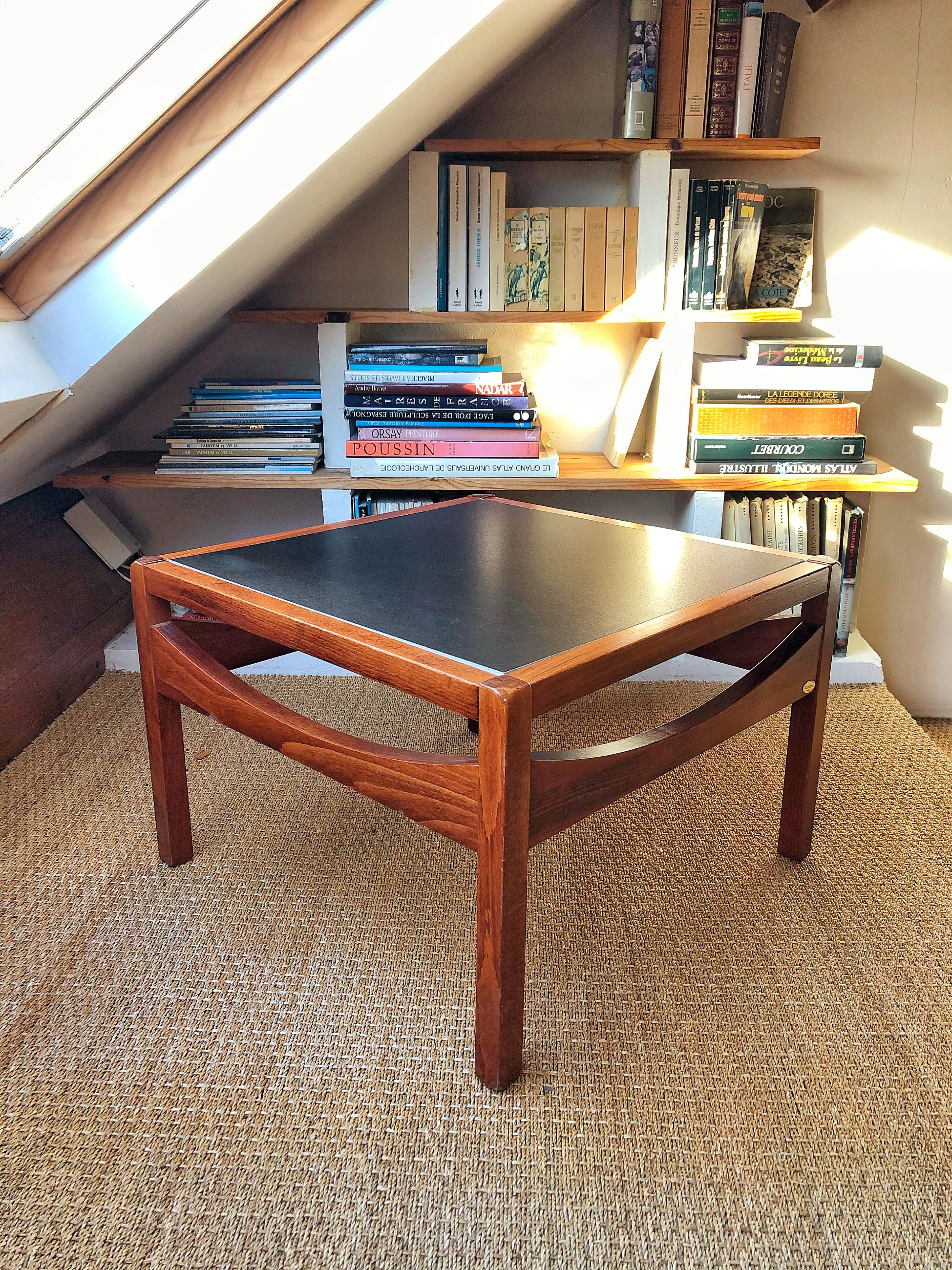 Reversible coffee table