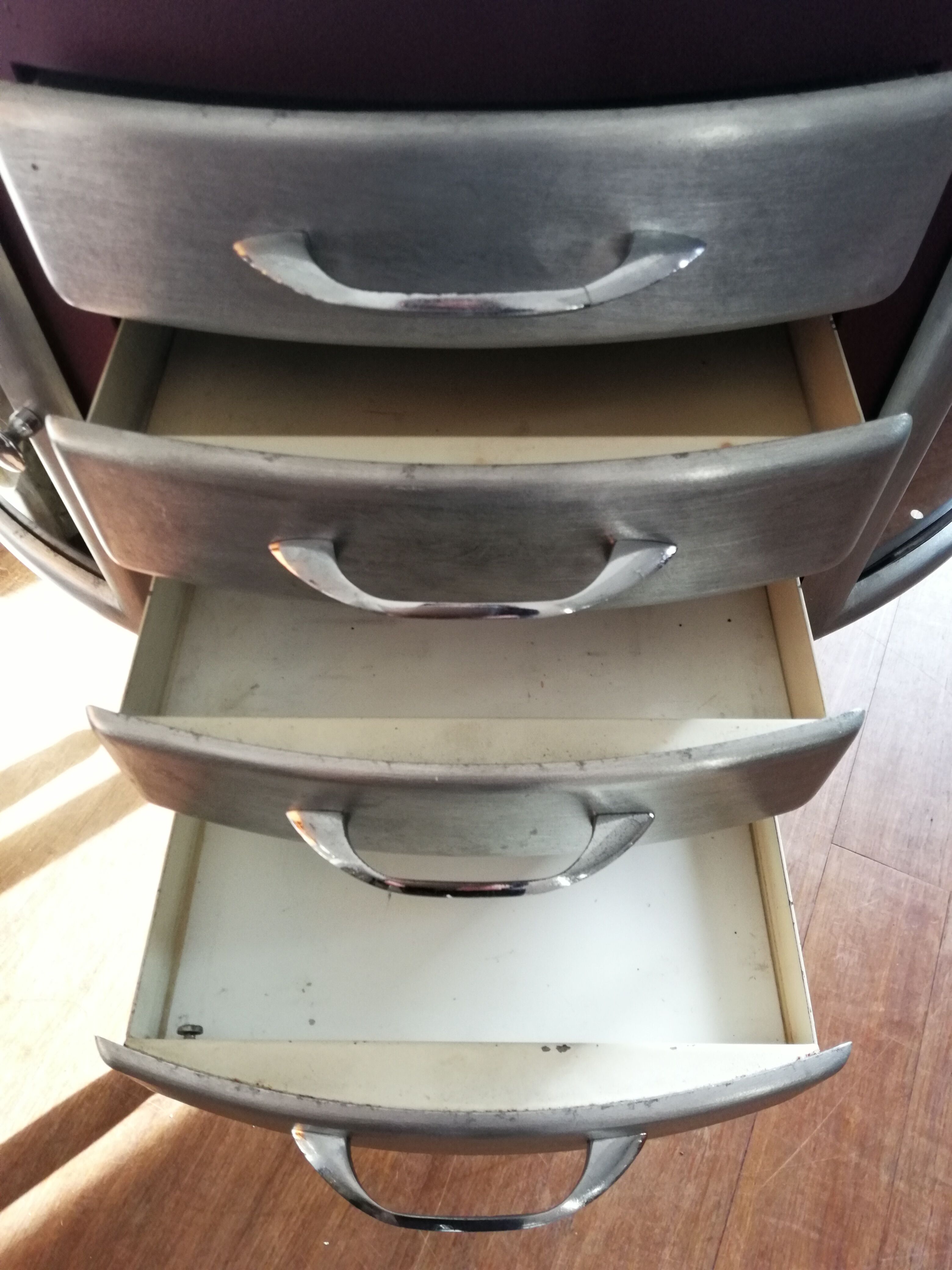 Dentist's furniture, girator