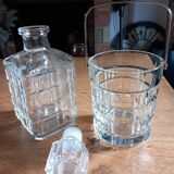 1 whiskey decanter + 1 vintage ice bucket