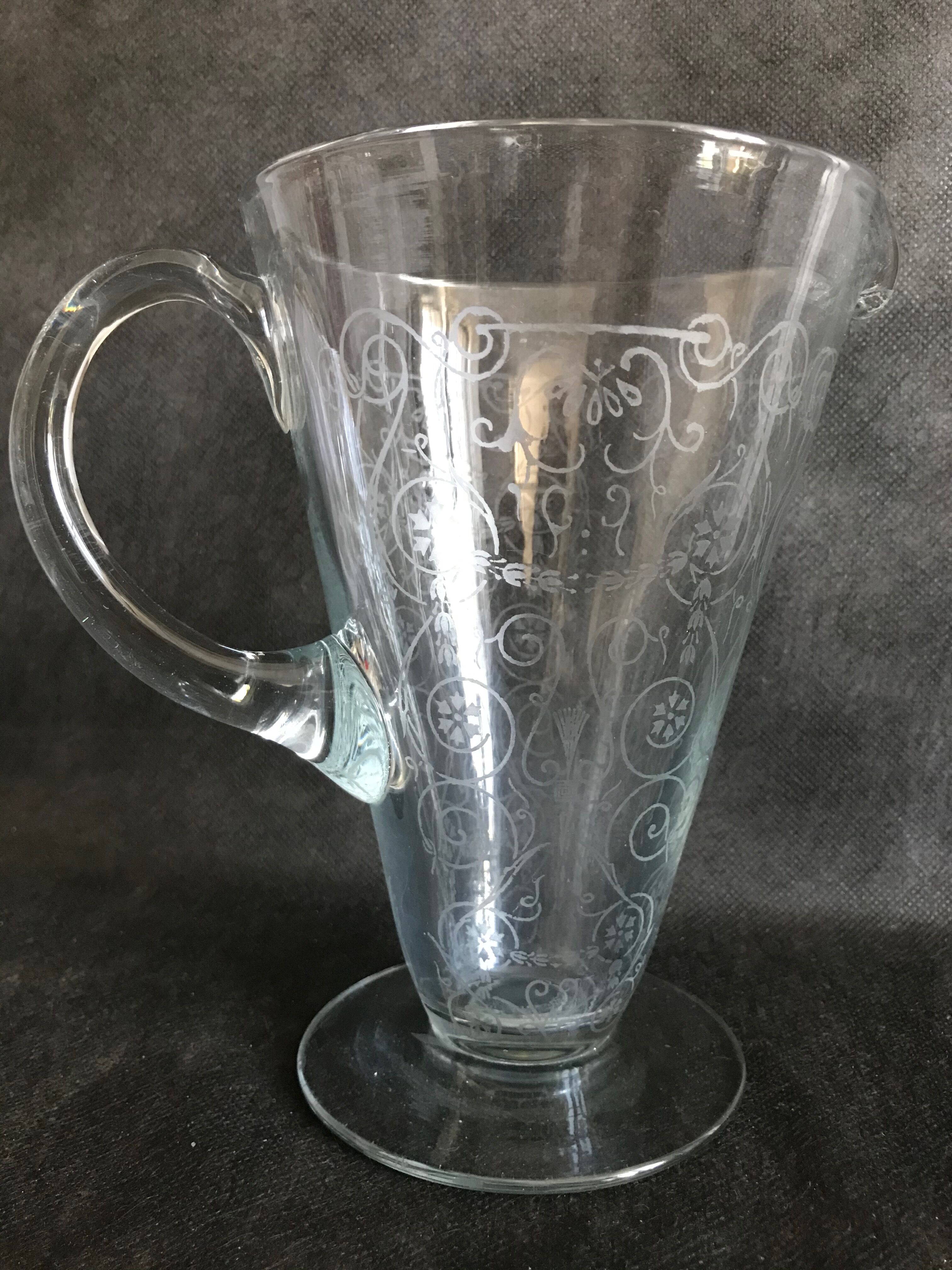 Pitcher - Napoleon III - 1/2 crystal blown and engraved with volutes