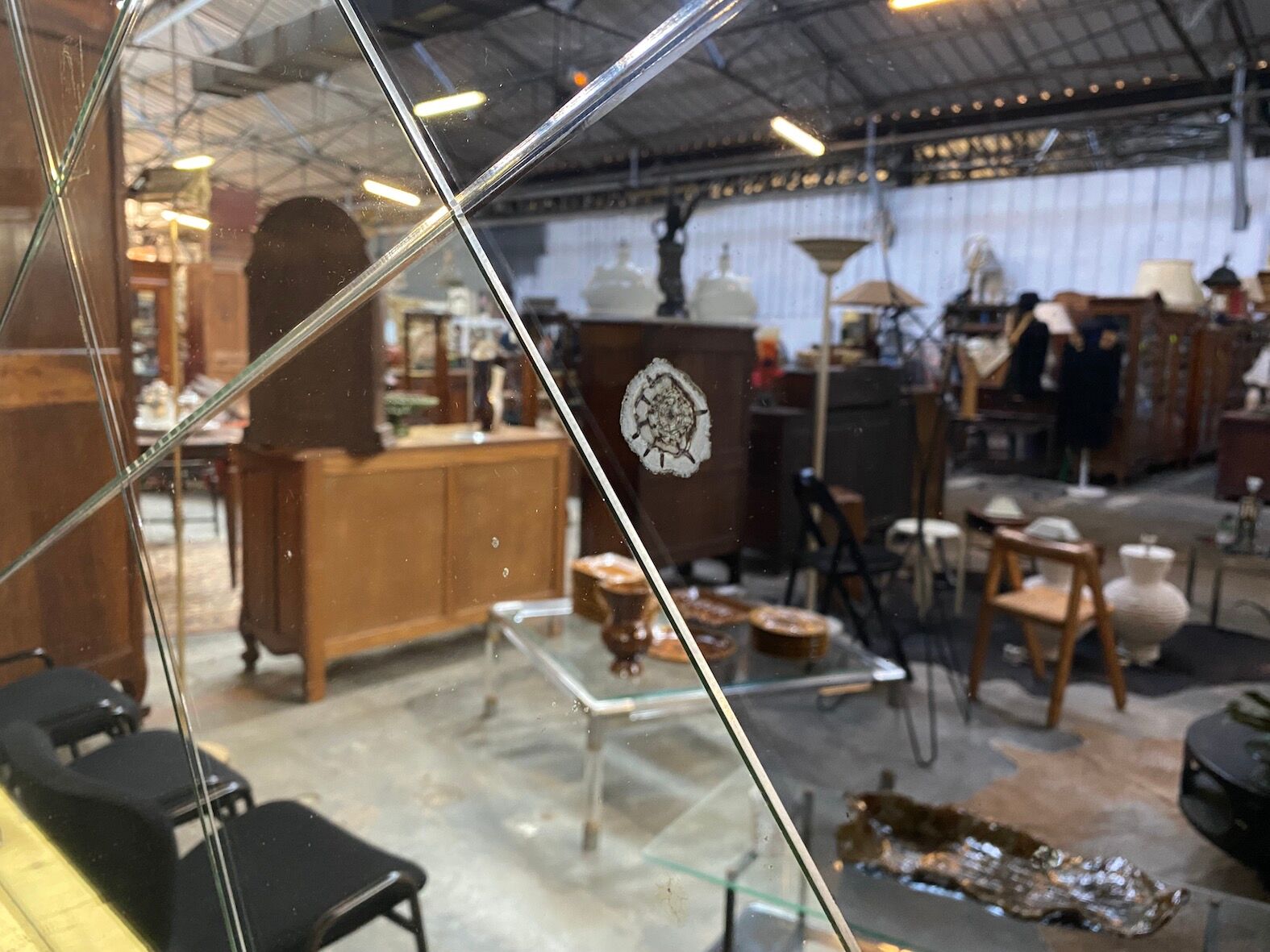 Engraved two-tone panoramic mirror