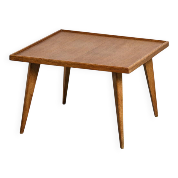 Table basse aux pieds fuselés, France, vers 1950-1960