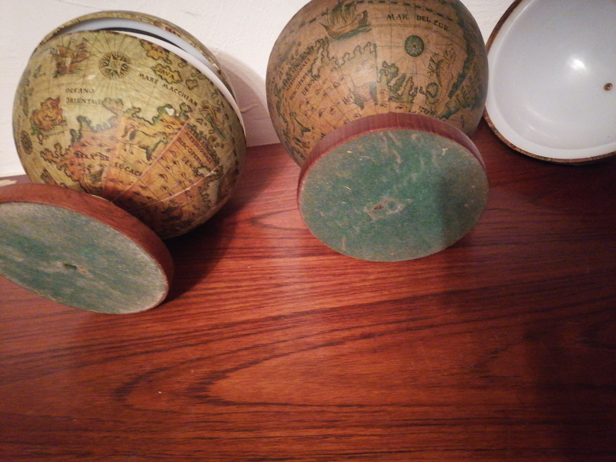 Lot 2 mini bars ice globes to pose 1960 1970