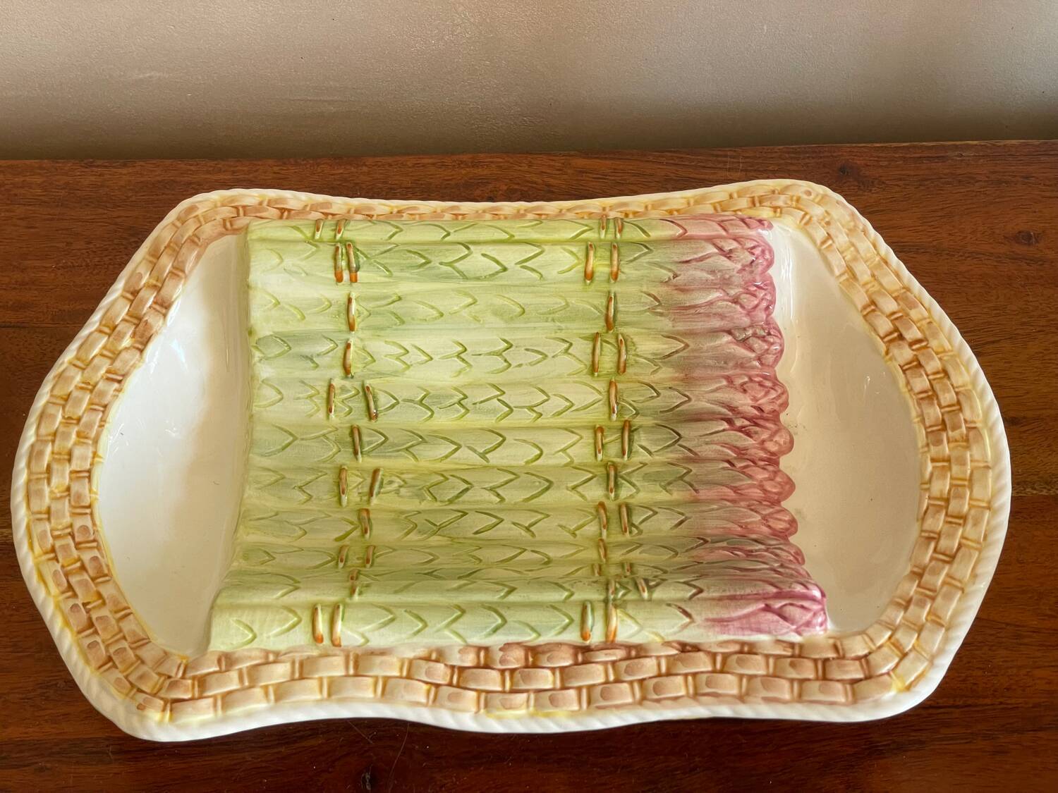 Asparagus barbotine dish