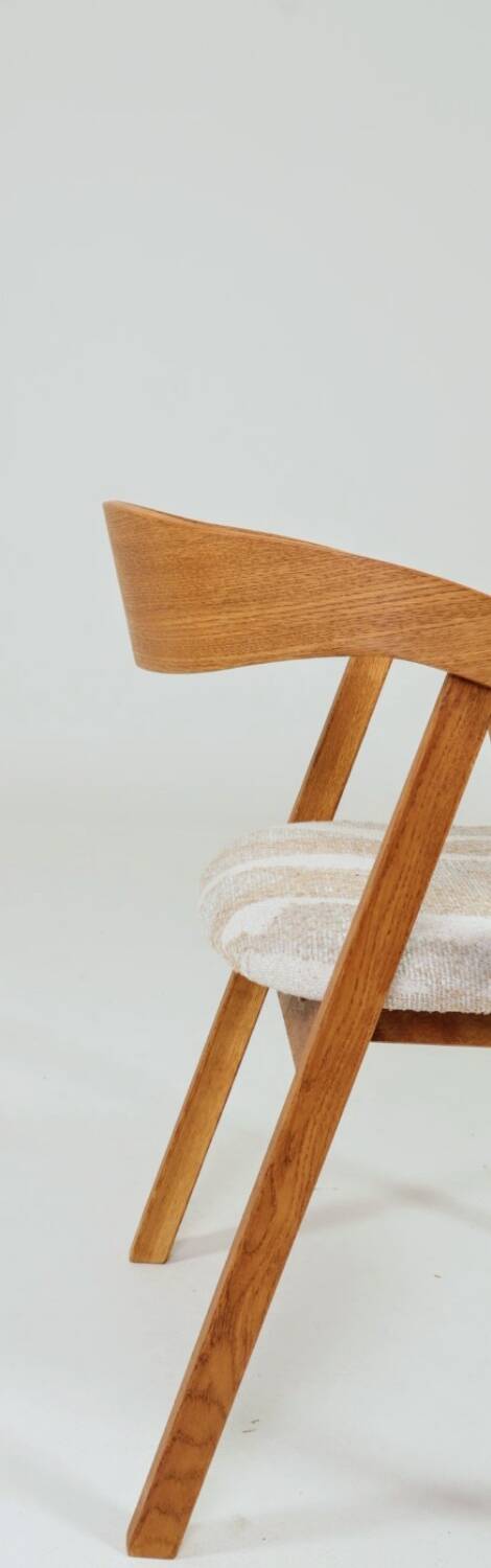 Set of 6 rustic oak wood dining chairs in safari beige.