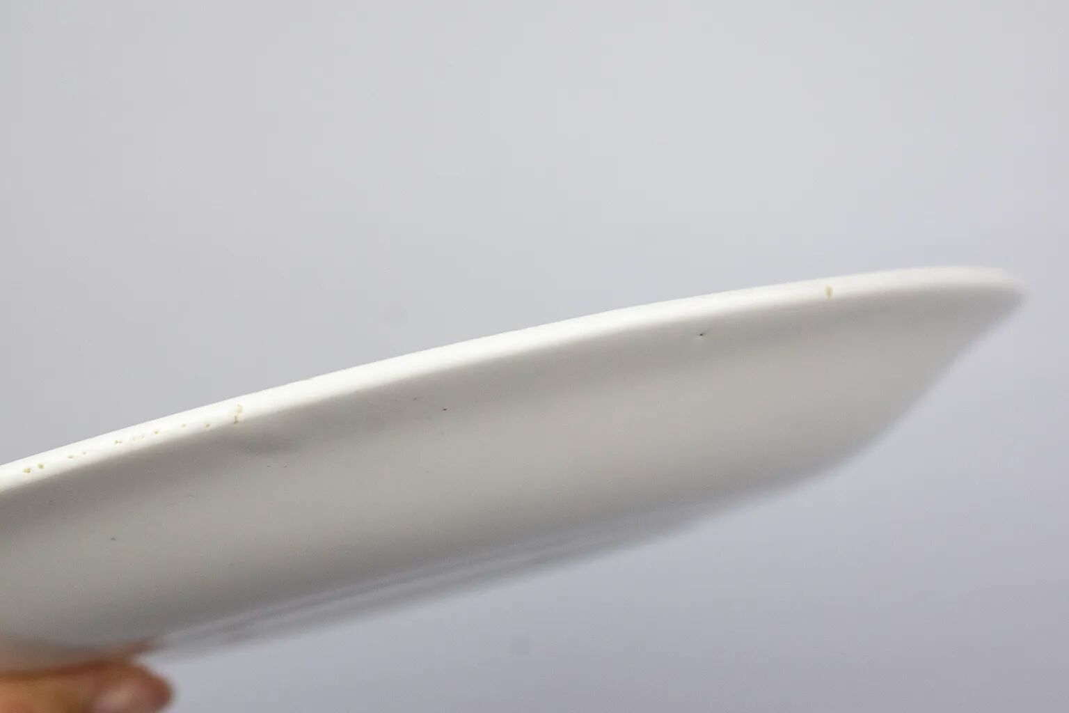 Assiette au guerrier antique — Roger Capron, Vallauris, vers 1955–1960