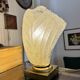 Lampe de table vintage en laiton et verre en forme de feuille