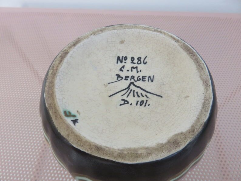 Bergen ceramic vase signed art deco 20s 30s