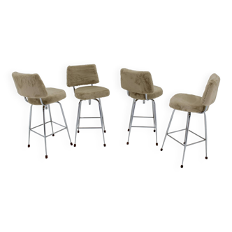 Ensemble de quatre chaises de bar restaurées des années 1960, Tchécoslovaquie