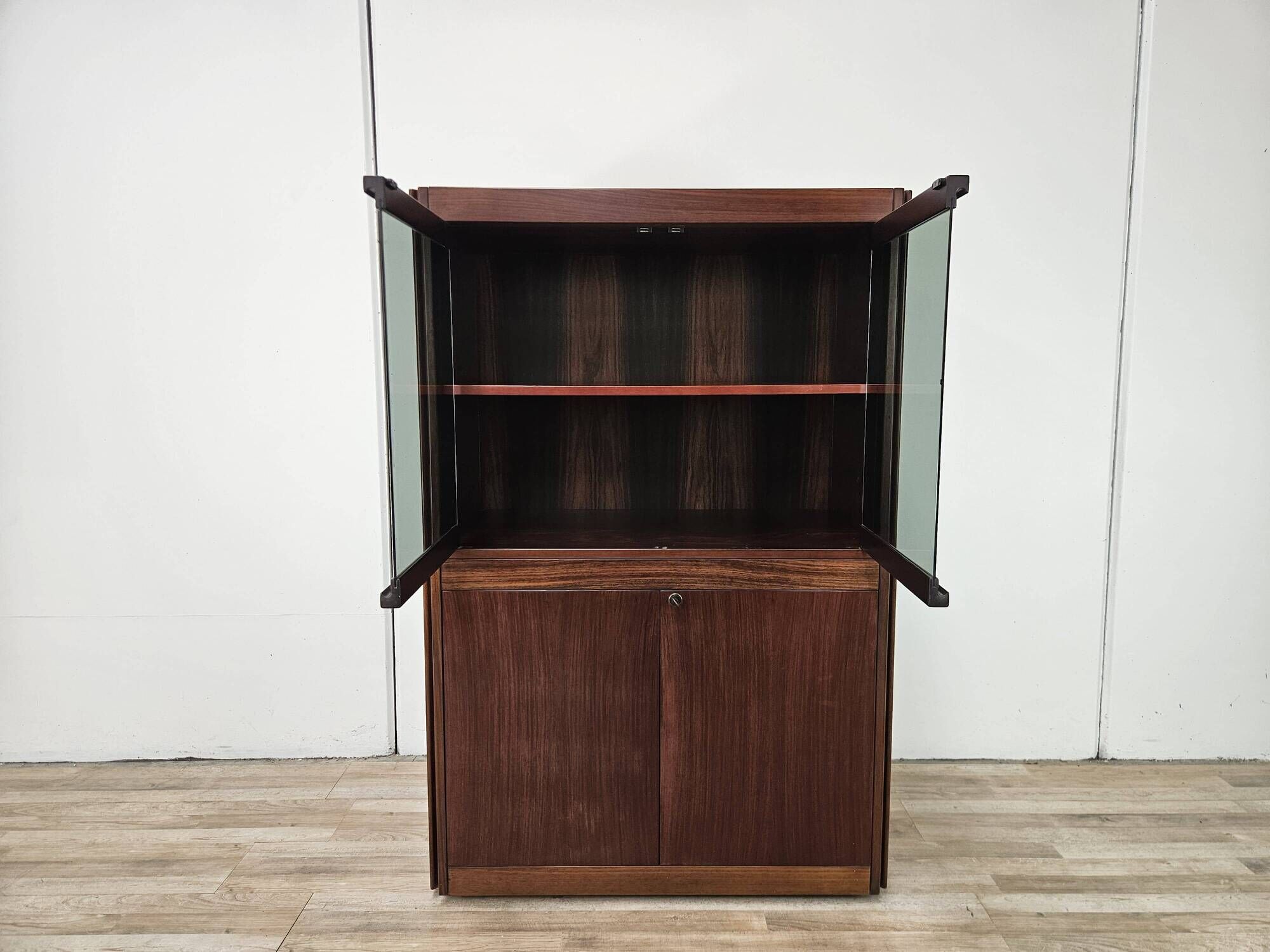 4D display cabinet by Angelo Mangiarotti for Molteni, 1970
