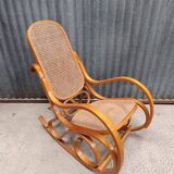 Rocking-chair en bois courbé et cannage osier rotin