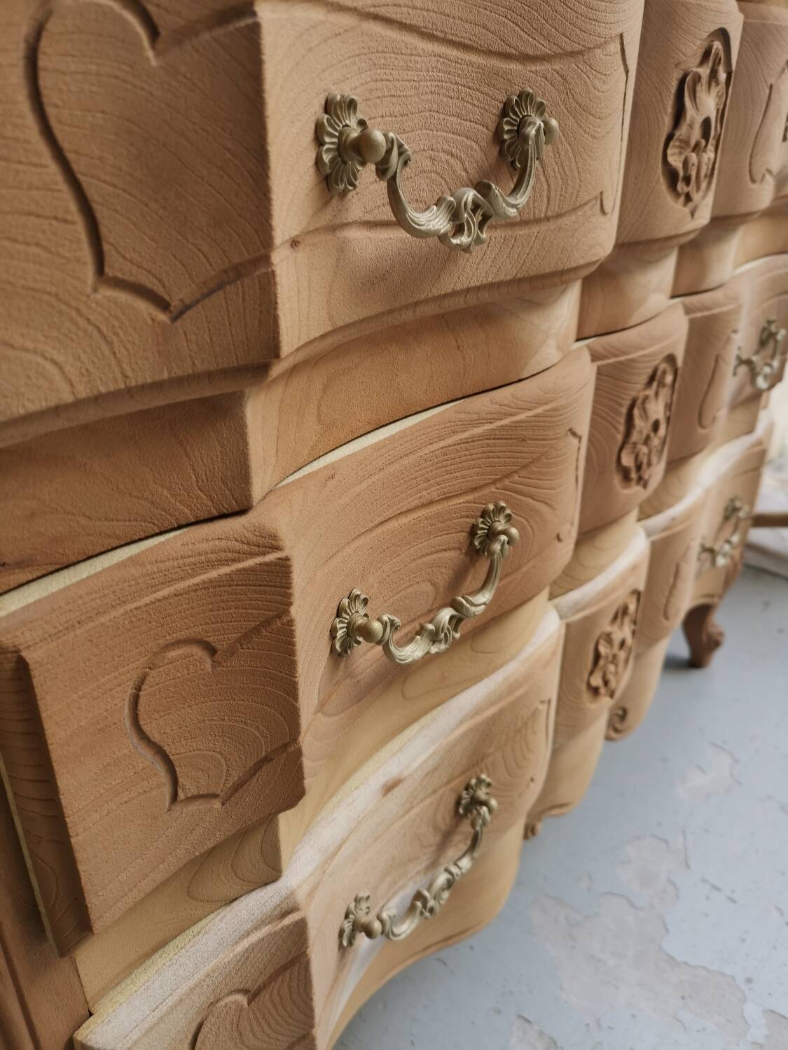 Louis XV chest of drawers in raw wood with 3 drawers