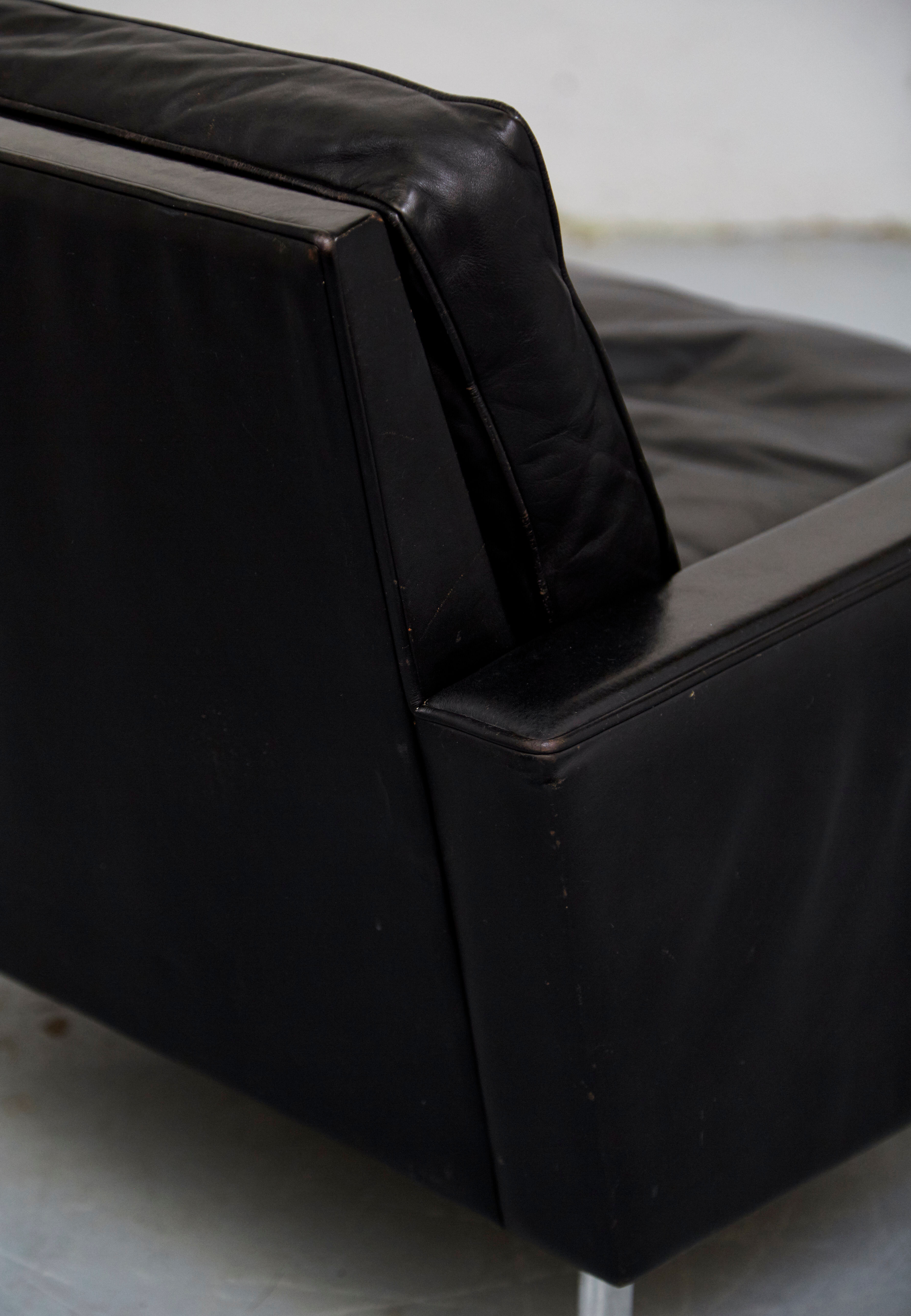 Lounge chairs by George Nelson for Herman Miller