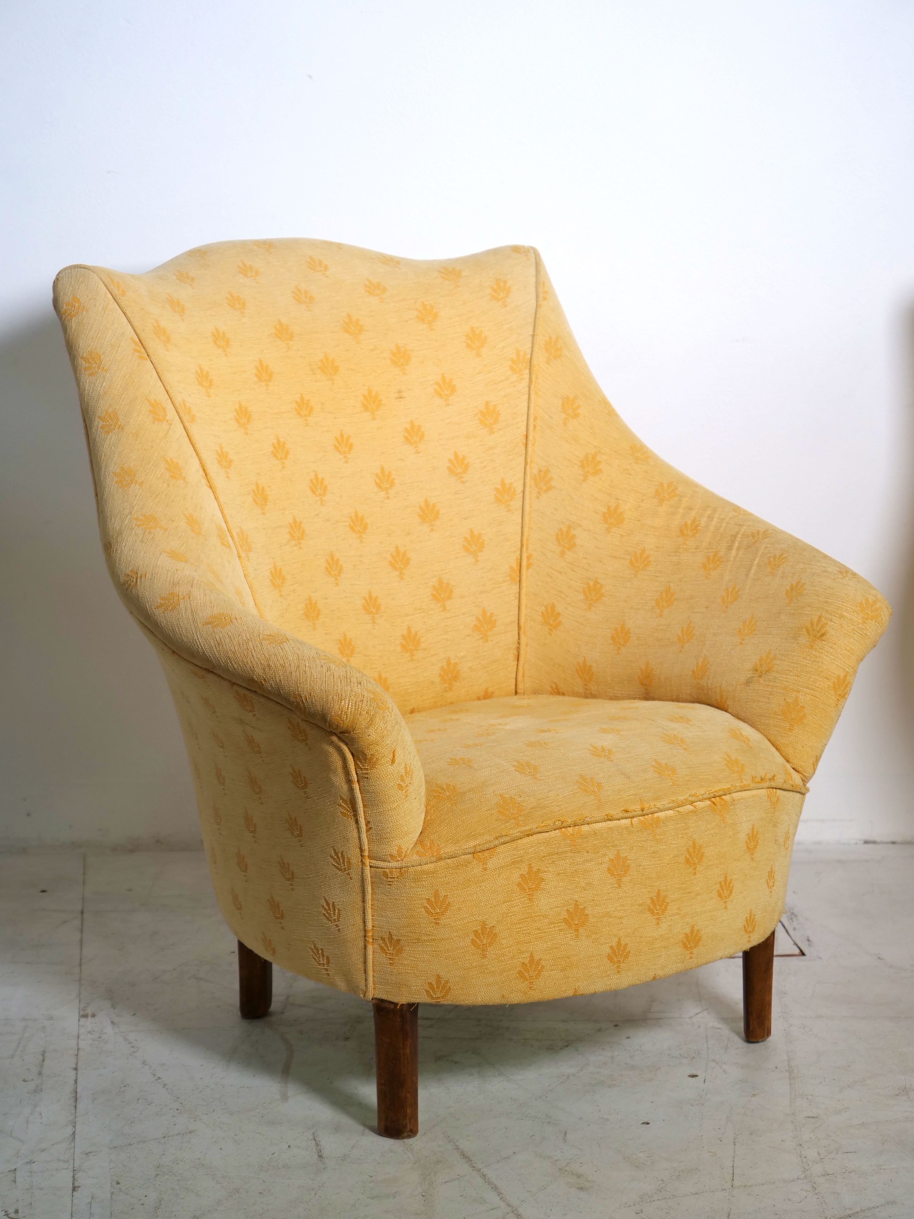 Pair of yellow vintage armchairs