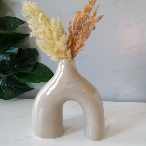 Ceramic decorative vase