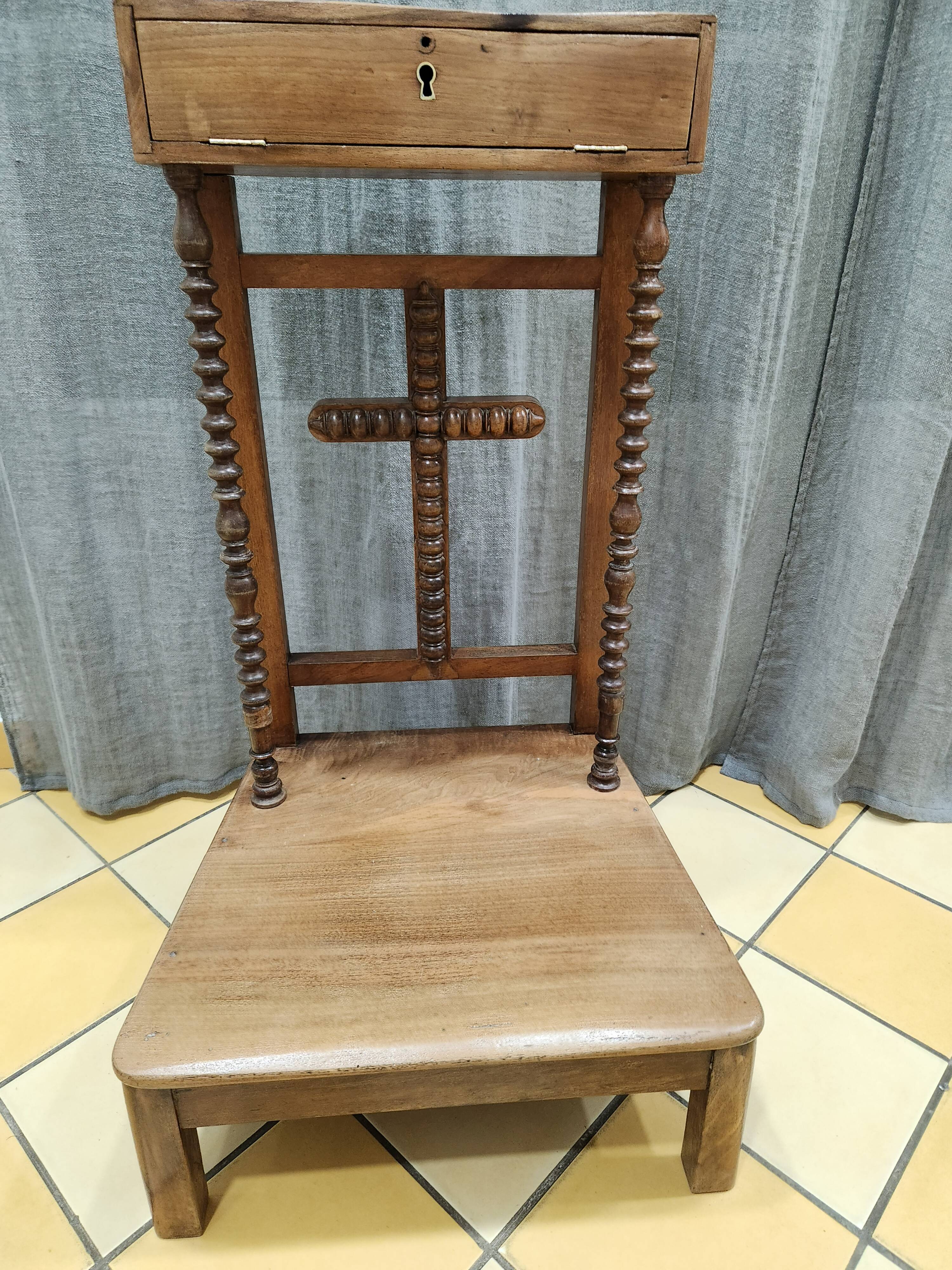 Antique Prie Dieu pour prière d’ecclésiastique