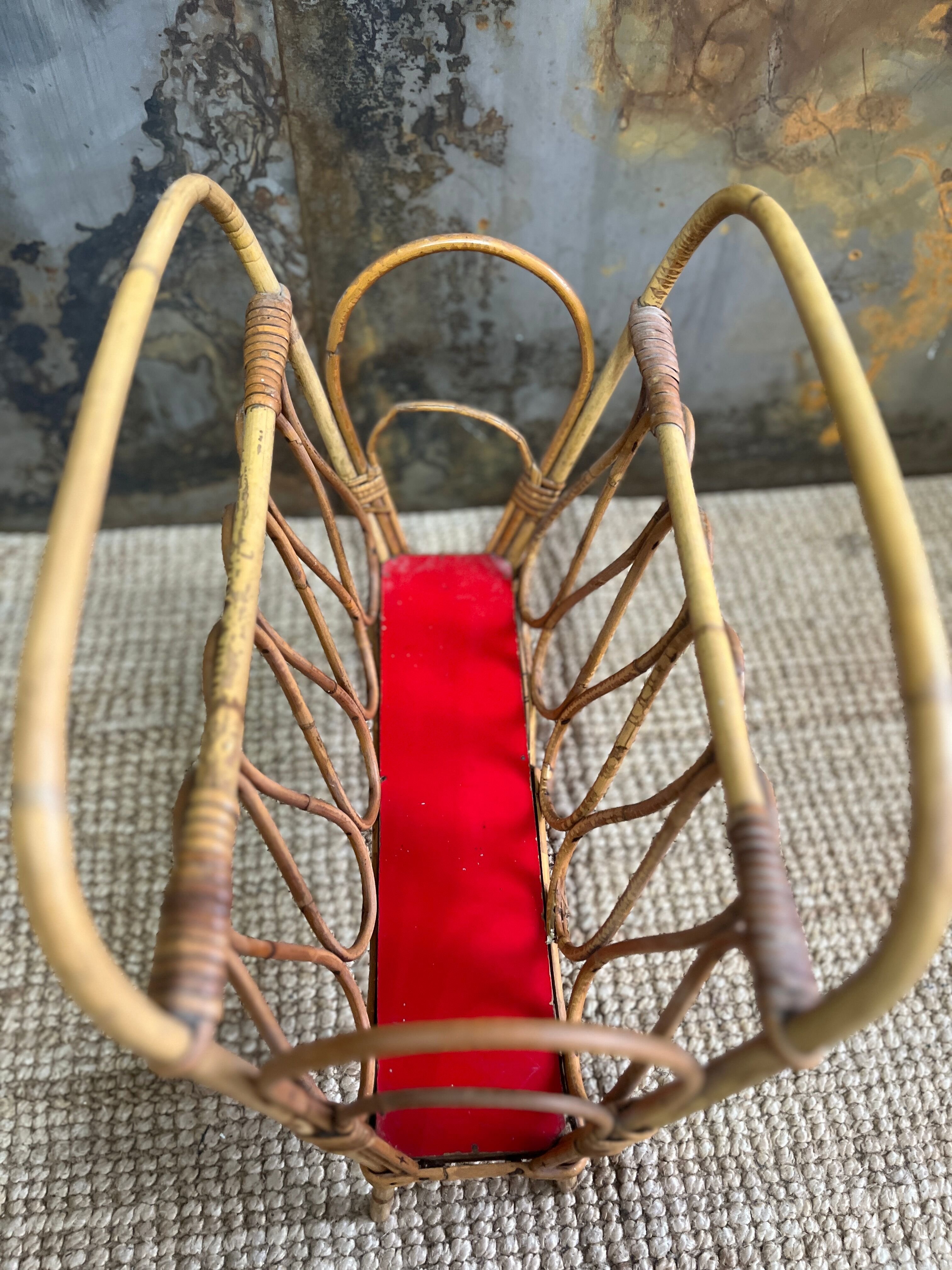 Wicker magazine holder