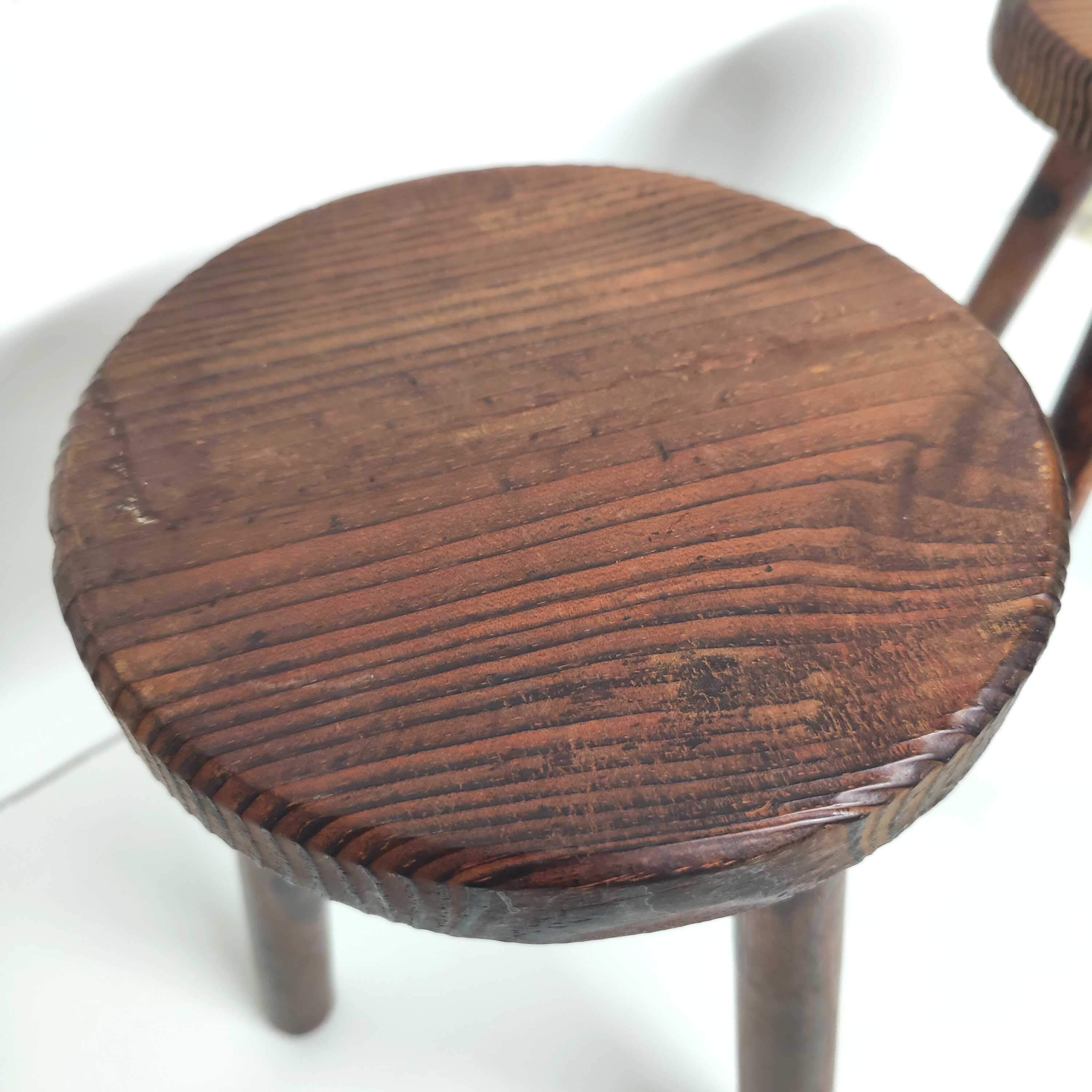 Paire de tabourets tripodes en bois vintage