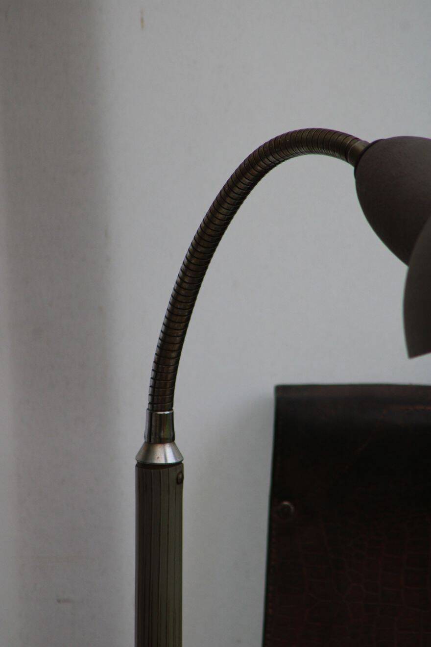 Lampe à poser en métal