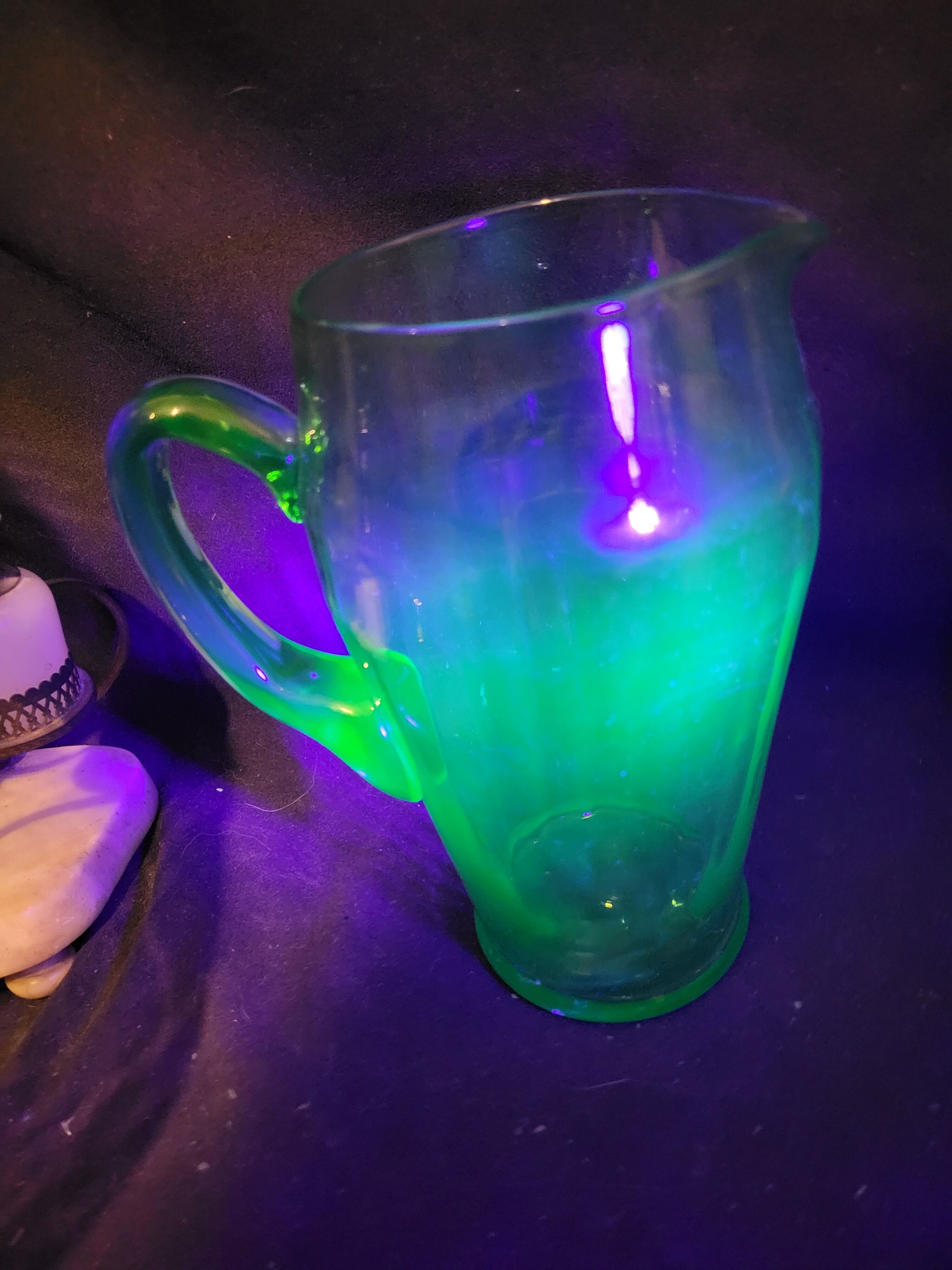 Large art deco pitcher in glass blow uranium (uralin)