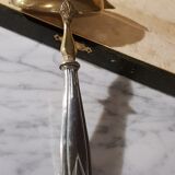 Saddler shovel