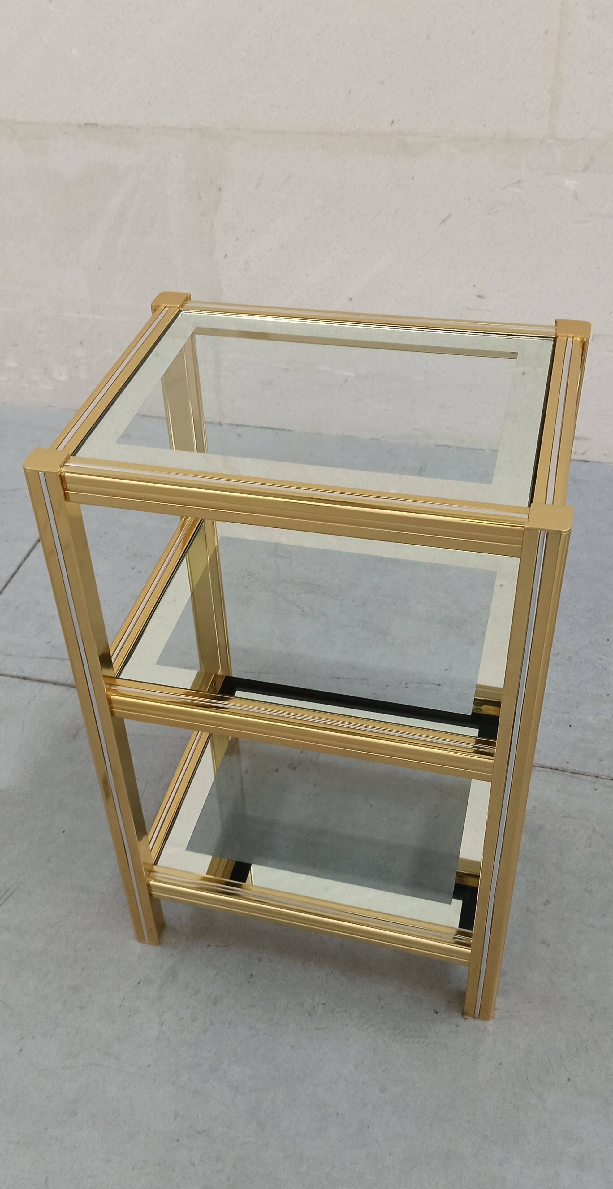 70's design fifth wheel shelf