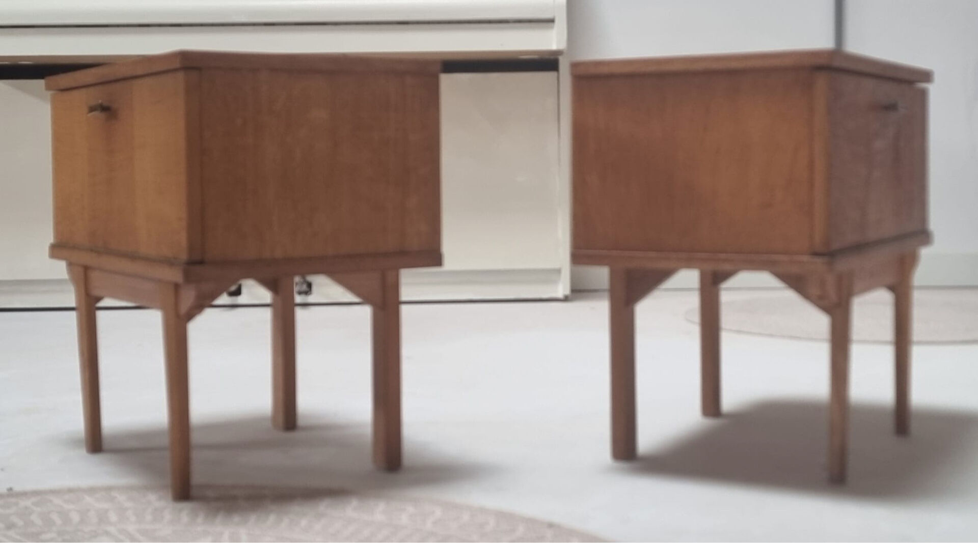 Tables de chevet du milieu du siècle