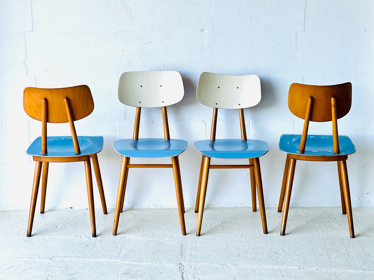 Chaises de salle à manger par TON