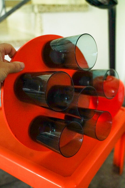 Lemonade glasses with magnetized tray, 70s' vintage