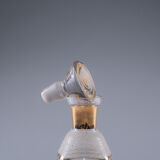 Récipient en verre avec finition dorée