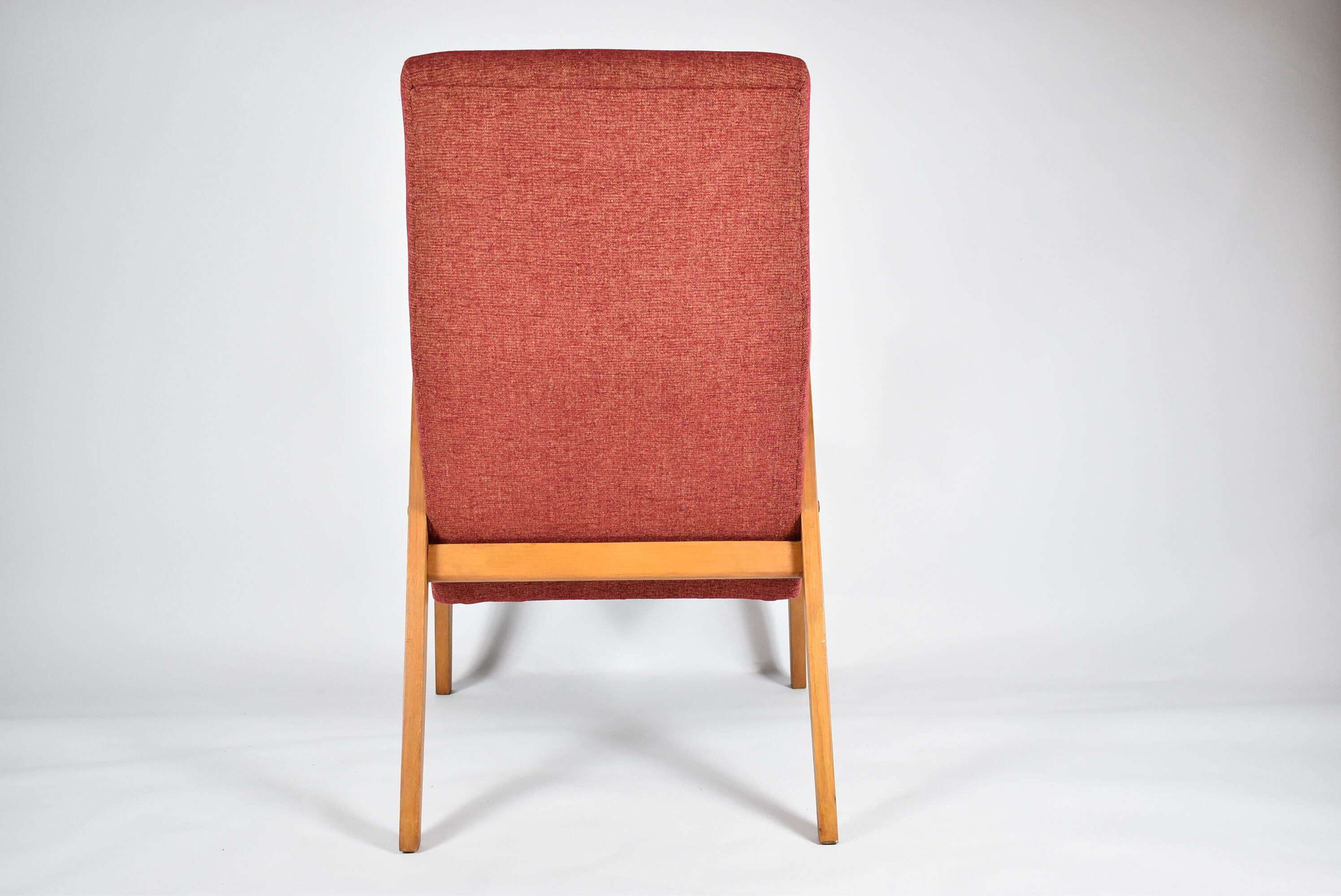 Fauteuil d'origine vintage "Relax", années 1960, Europe de l'Est, rénové, tissu rouge