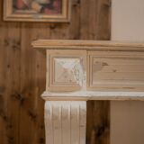 Fireplace mantel