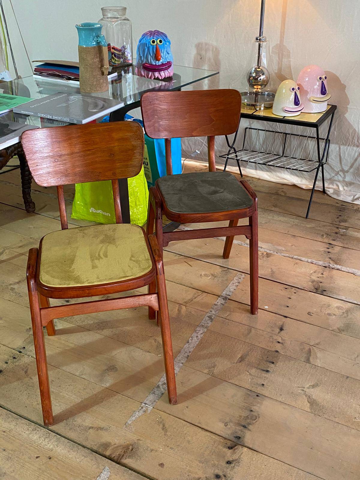 Boomrang "Centa" chair pair