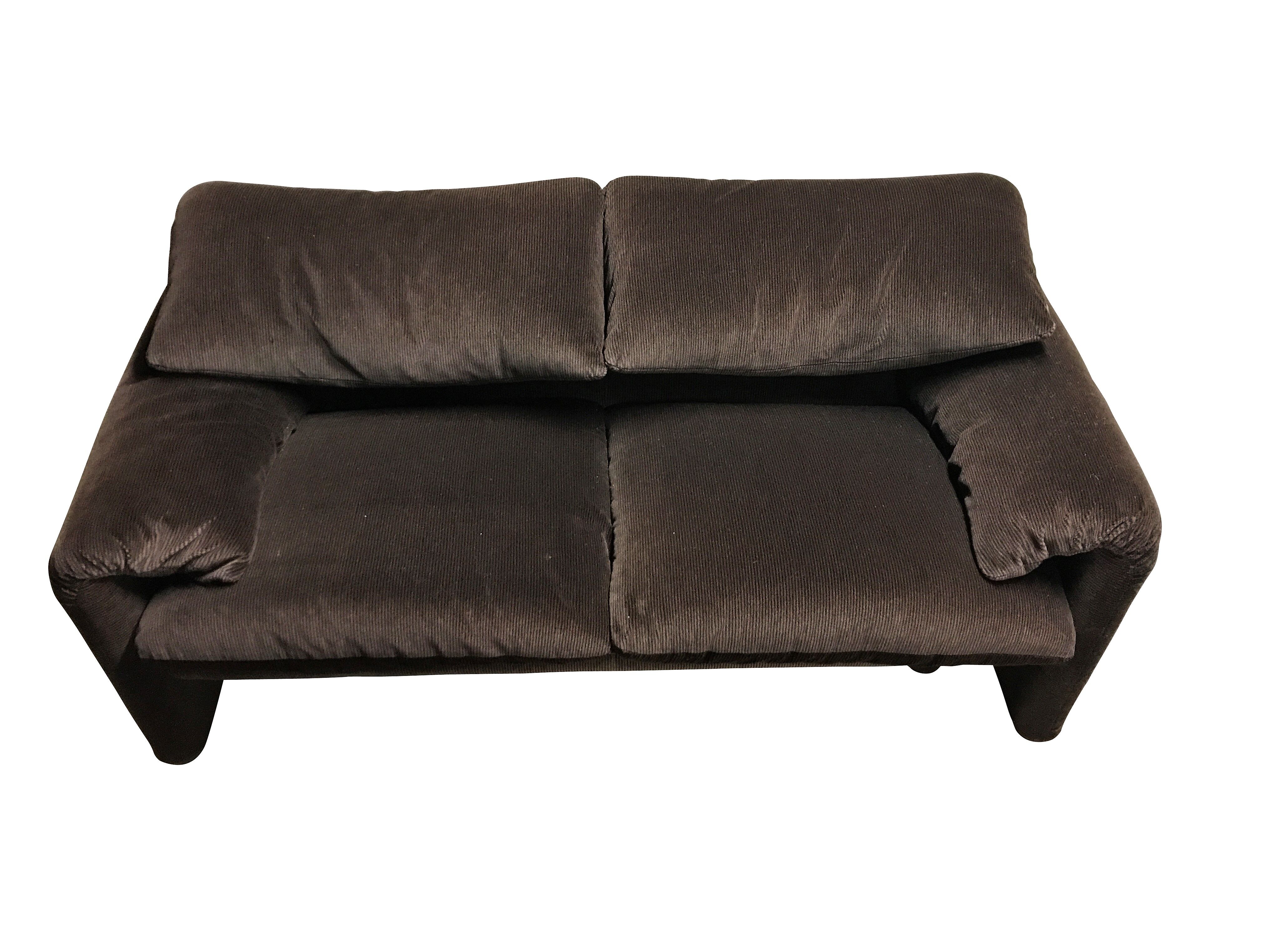 Maralunga sofa by Vico Magistretti for Cassina, 1973