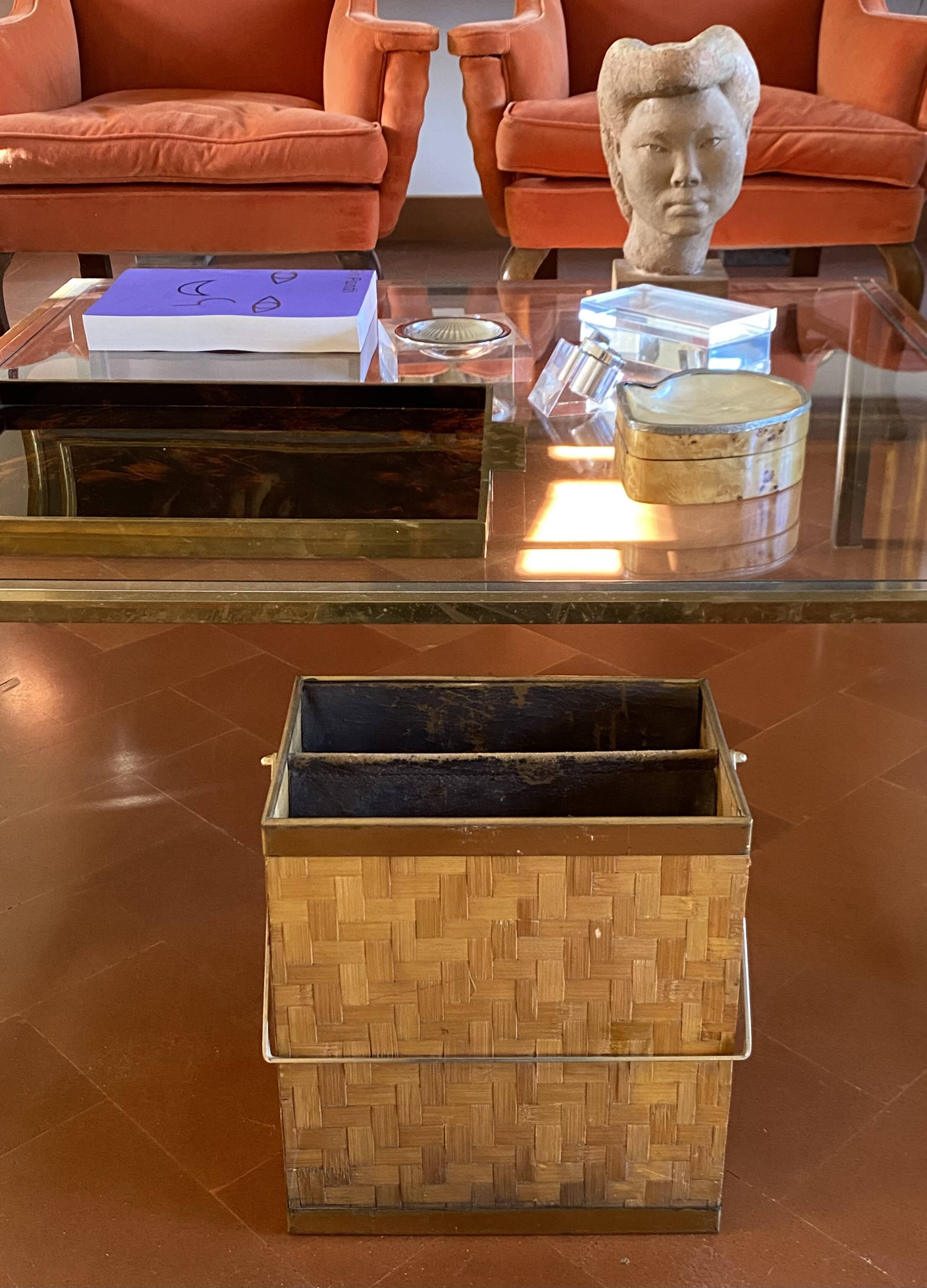 Hollywood regency brass and woven bamboo magazine rack, Metal Linea Nova Italy 1970