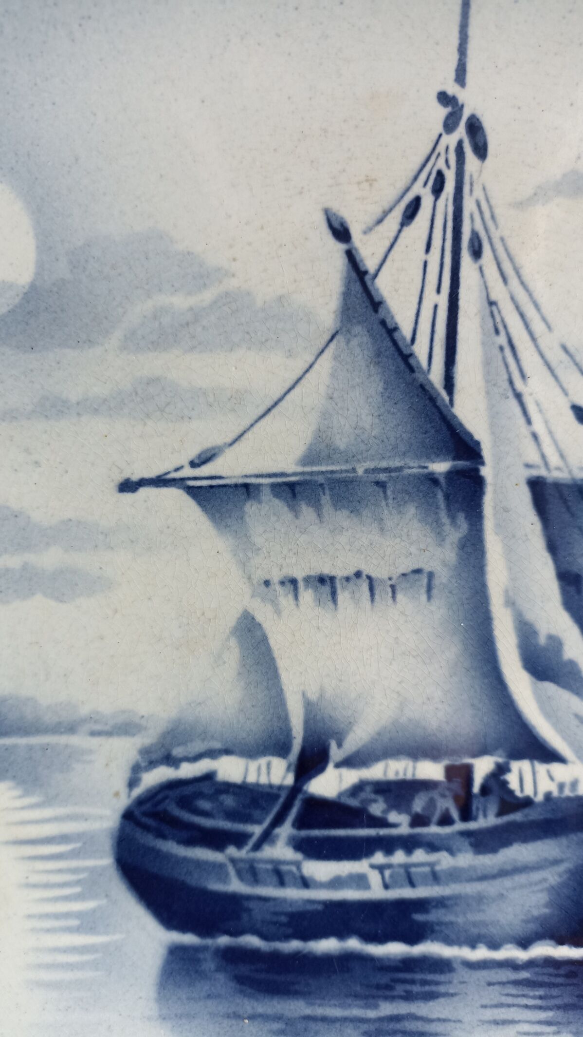 Marine decorative dish of the 30s by Saint-Amand