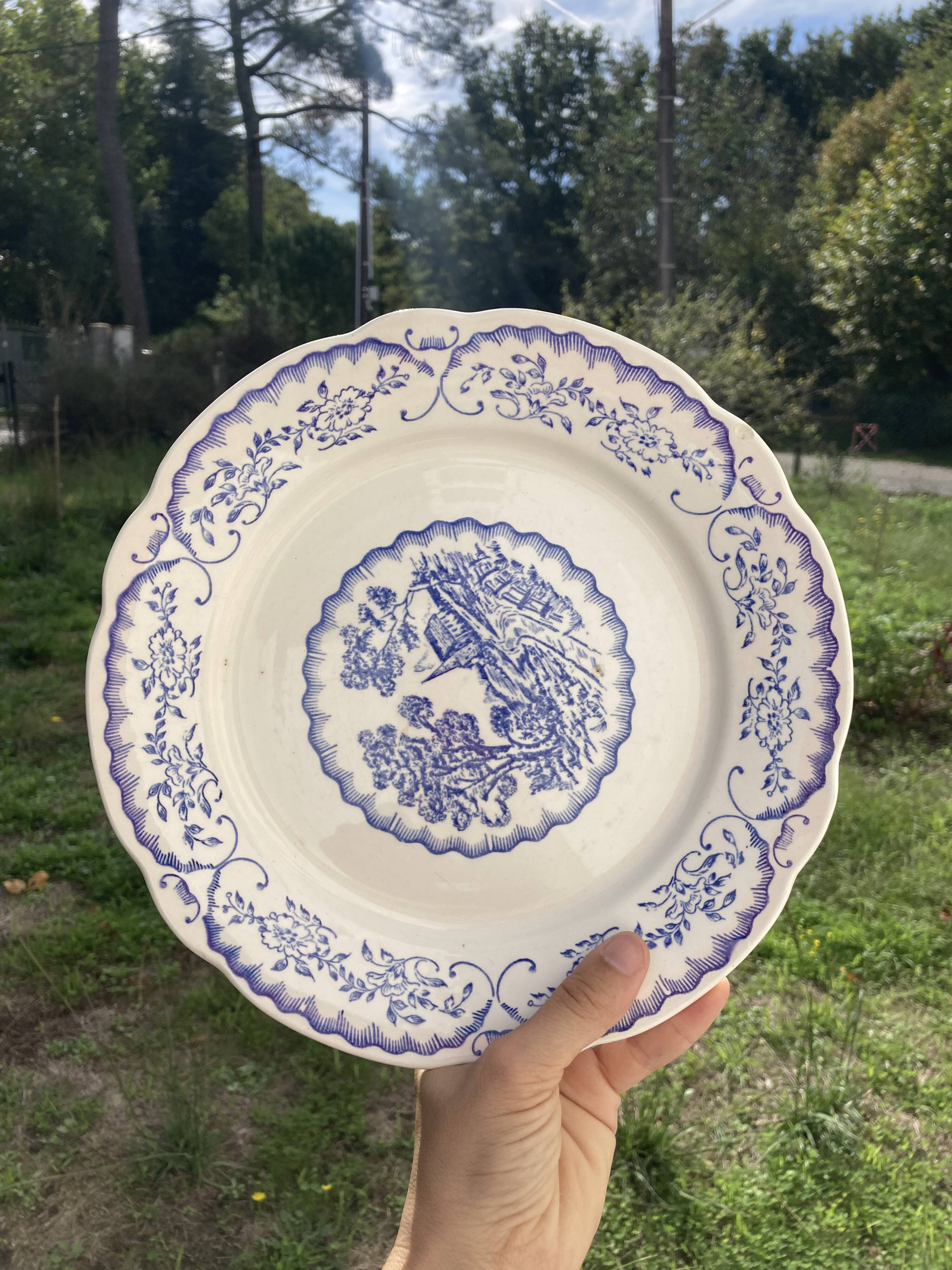 8 flat plates Digoin Sarreguemines blue and white vintage with countryside village décor