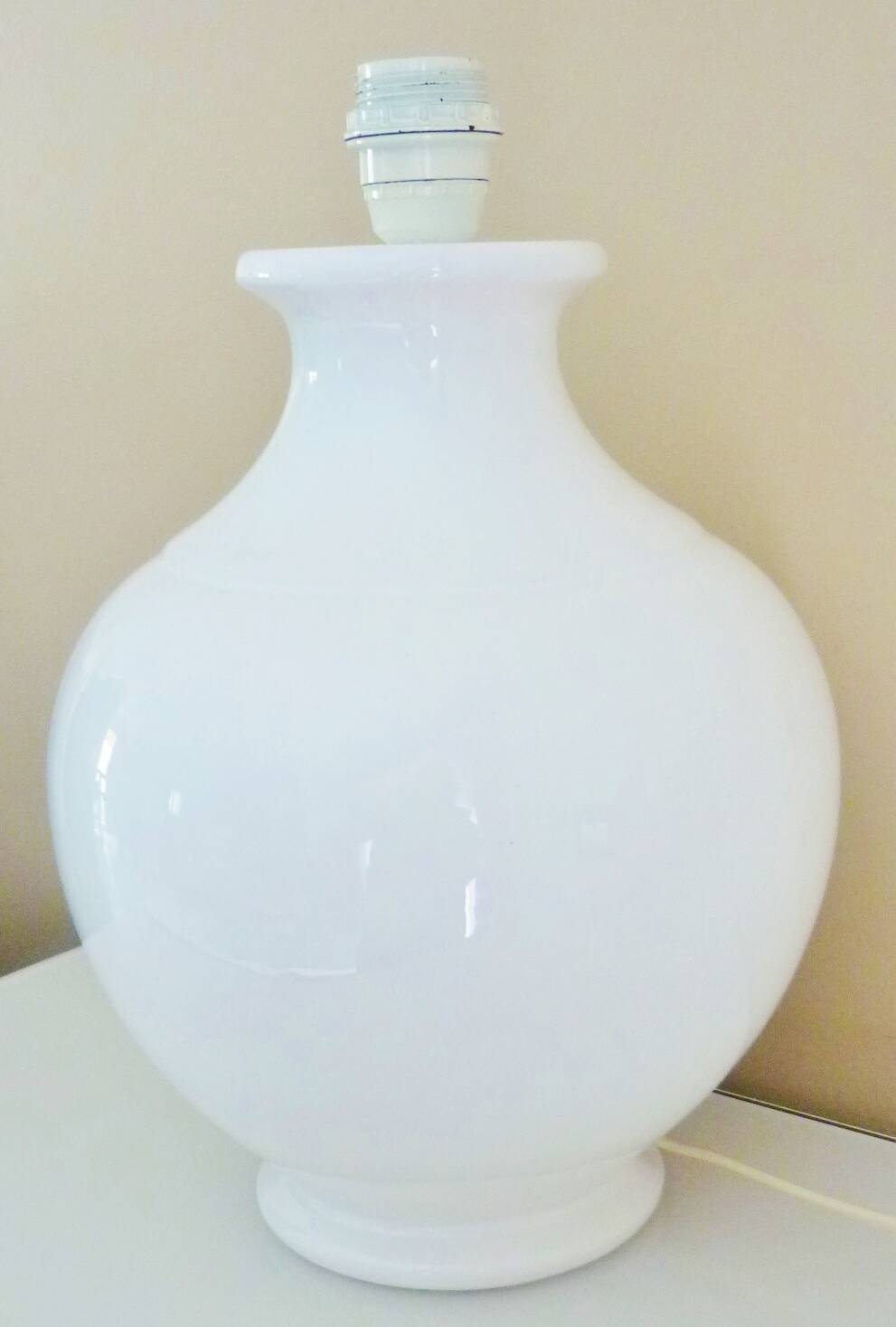 White glazed ceramic lamp, sleek design from the 60s/70s