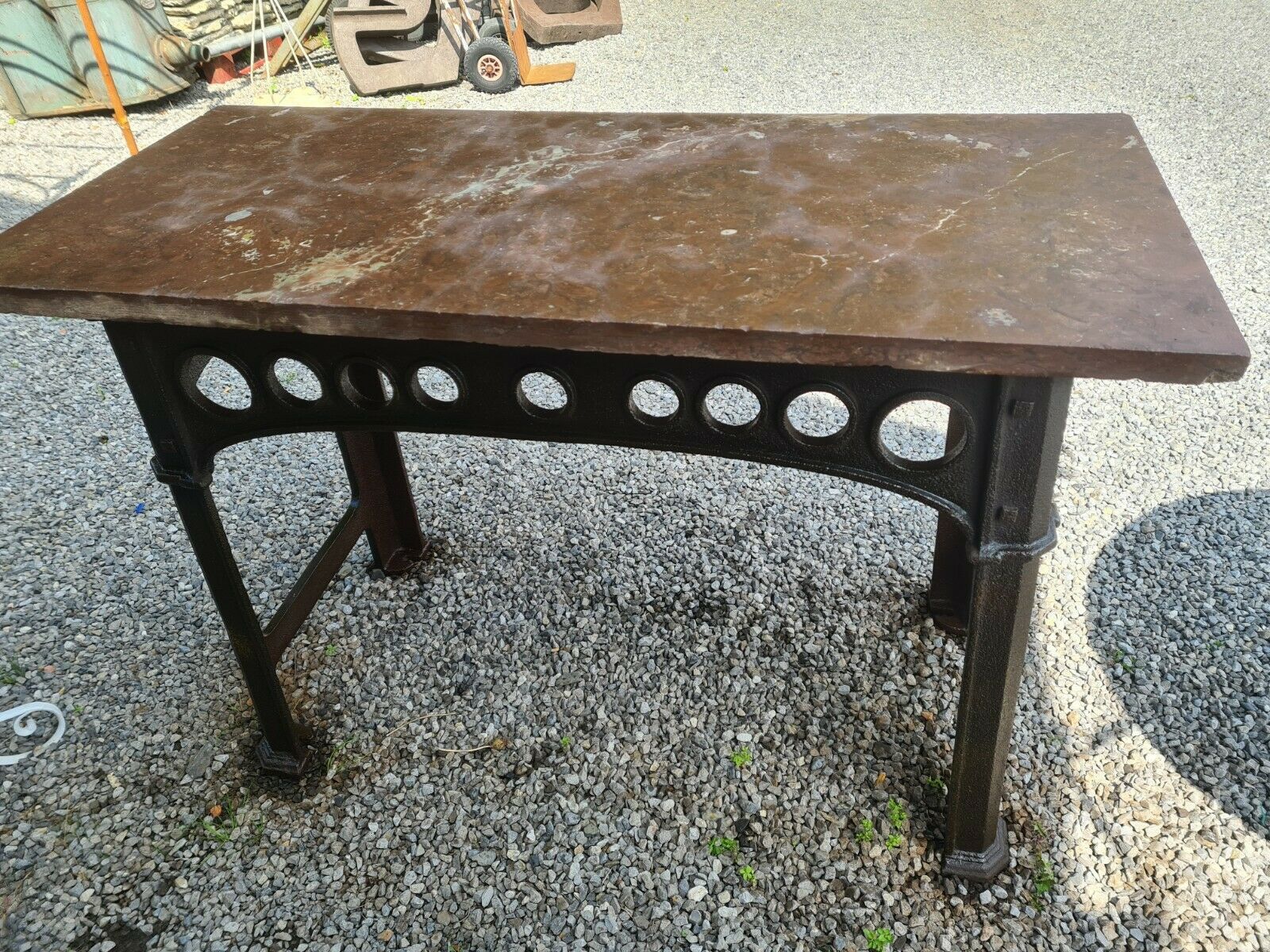 Industrial console table in cast iron and marble