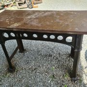 Industrial console table in cast iron and marble
