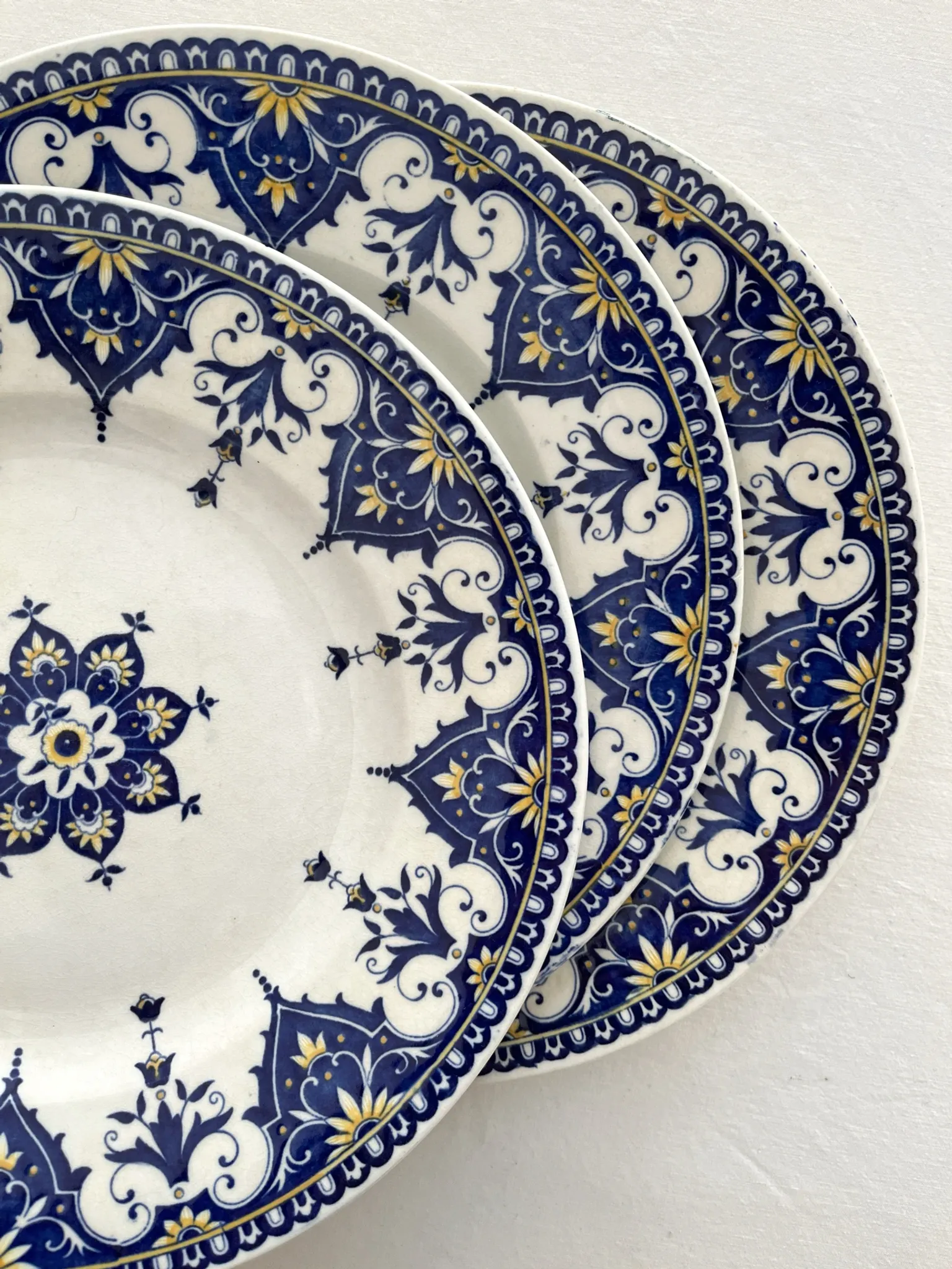 3 flat plates made of ironstone "Cluny" Sarreguemines