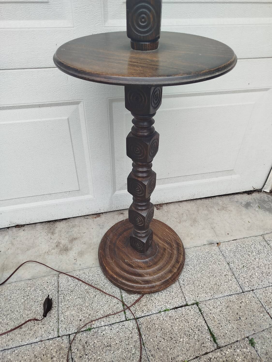 Turned wooden floor lamp – in the style of Charles Dudouyt art deco