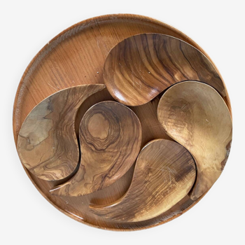 Olivier wooden tray and ramekins