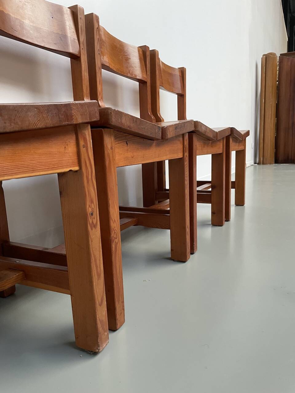 Set of table and 4 chairs, 60s mountain furniture