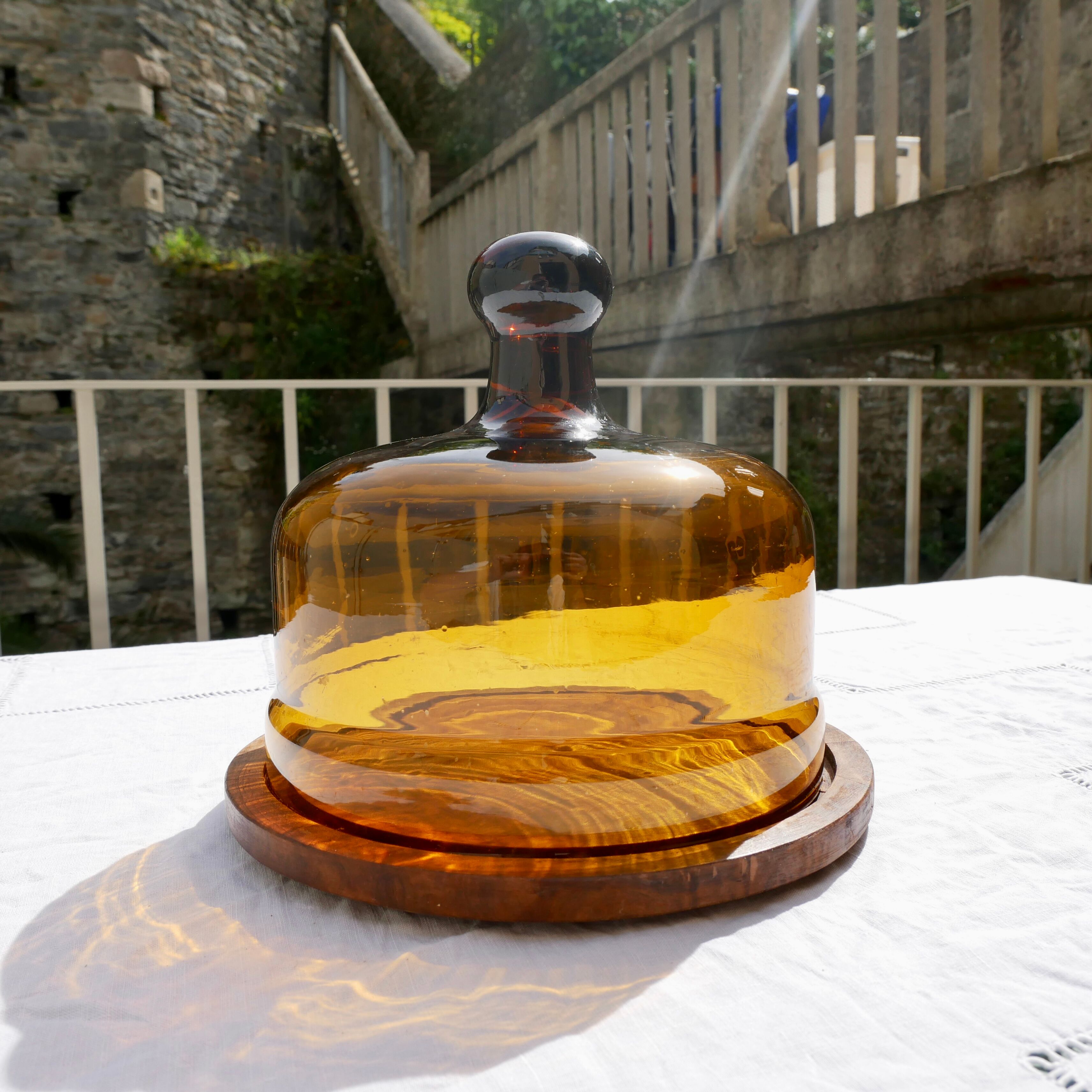 Glass cheese bell with wooden top