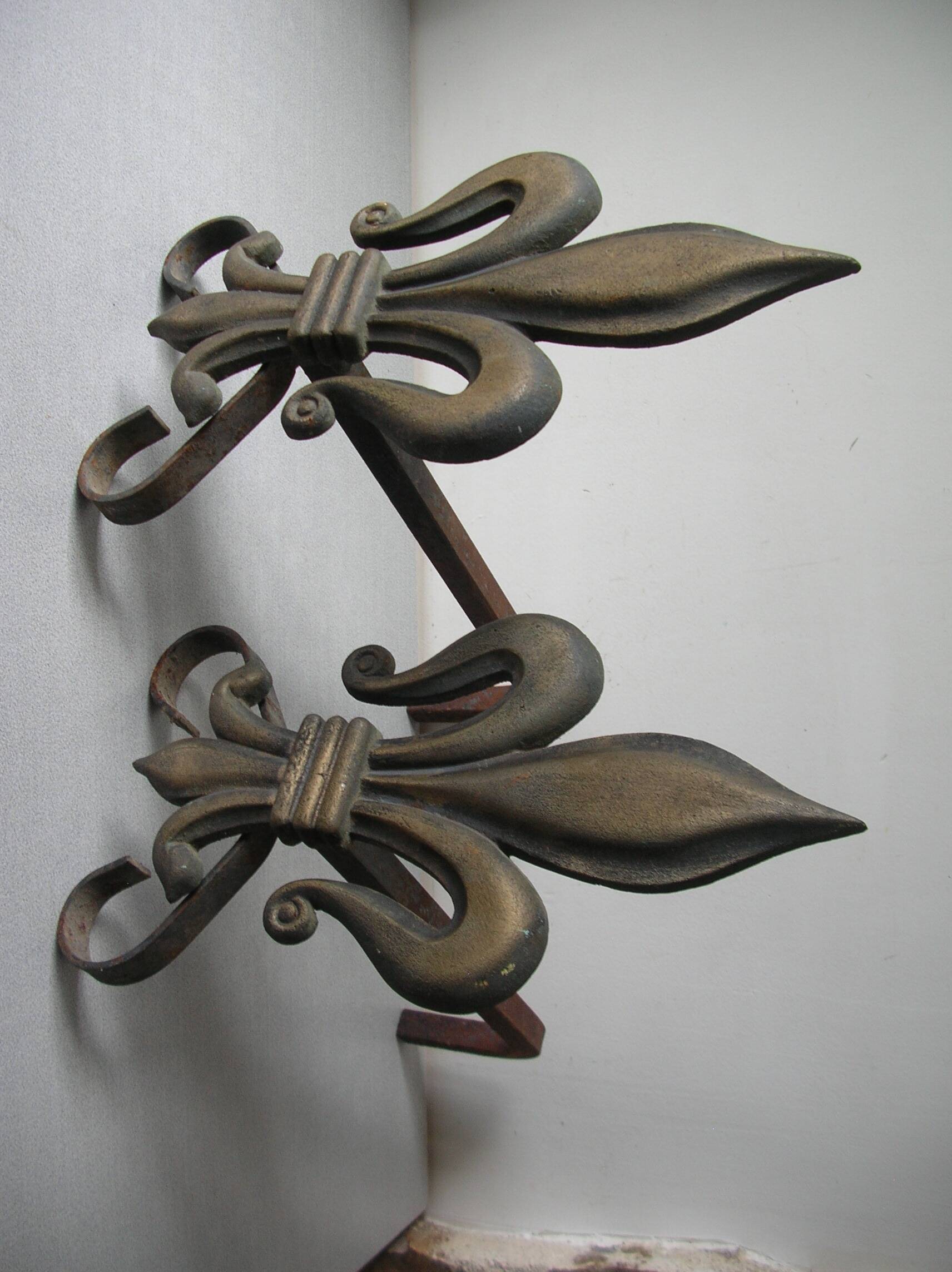 Rare ancienne Paire de chenets cheminée en fonte