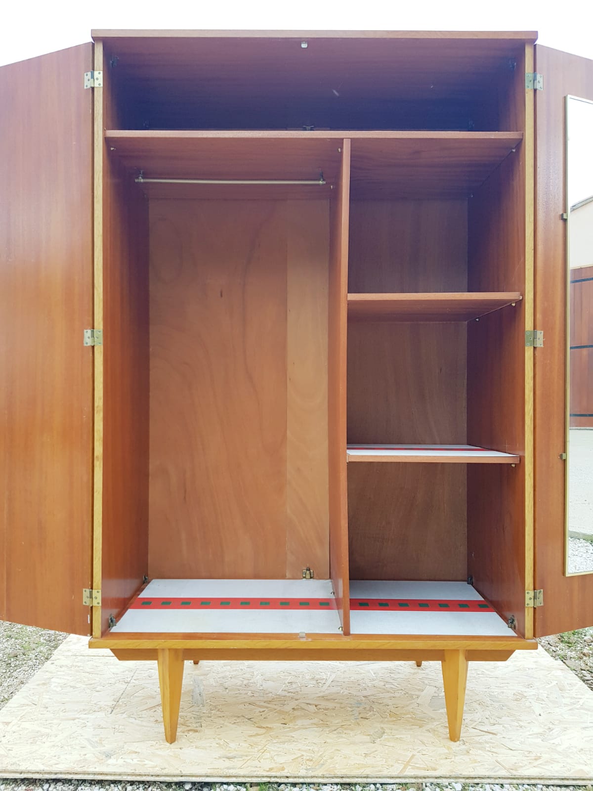 Walk-in wardrobe vintage 70s, compass, clear beech feet