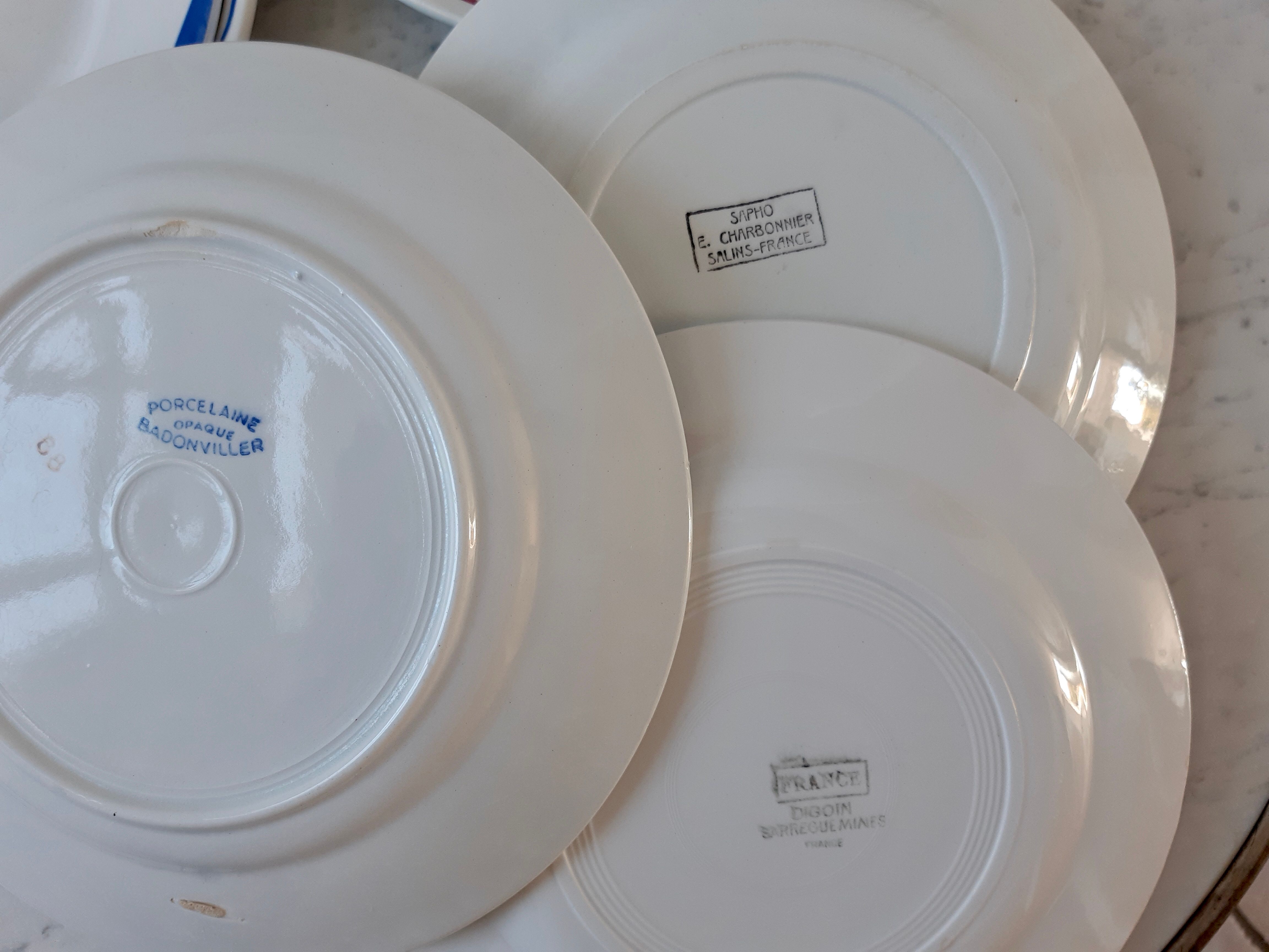 Set of 6 flat plates mismatched Digoin, Salins and Badonviller
