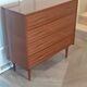 Commode en bois vernis, années 80