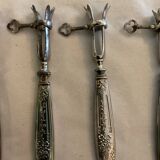 12 rib sleeves. Solid silver-filled handles. France